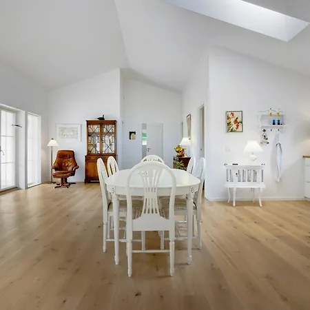 Semesterbostad Nytt Och Mysigt Hus Vid Och Skog Hornbæk