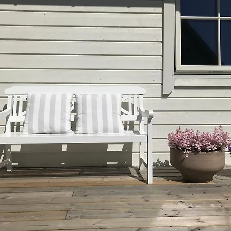 Semesterbostad Nytt Och Mysigt Hus Vid Och Skog